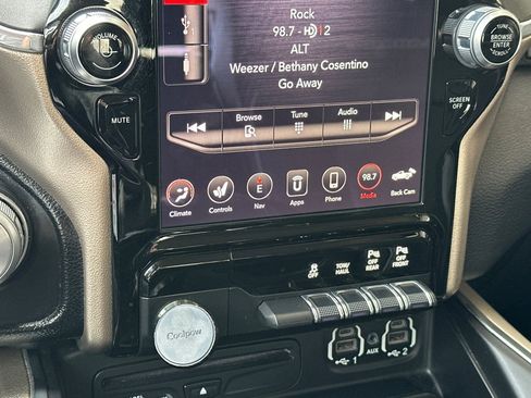 Used 2019 RAM 1500 Laramie image 26