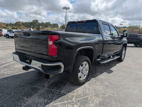 Used 2023 Chevrolet Silverado 2500 LTZ w/ LTZ Convenience Package image 7