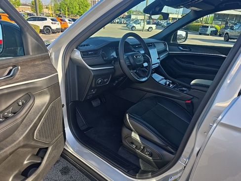 New 2026 Jeep Grand Cherokee Altitude RWD image 12