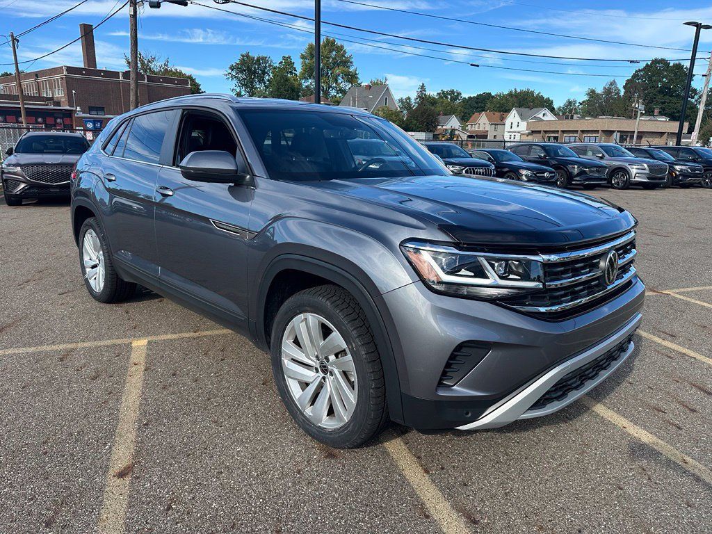 Certified 2023 Volkswagen Atlas Cross Sport SE FWD image 3