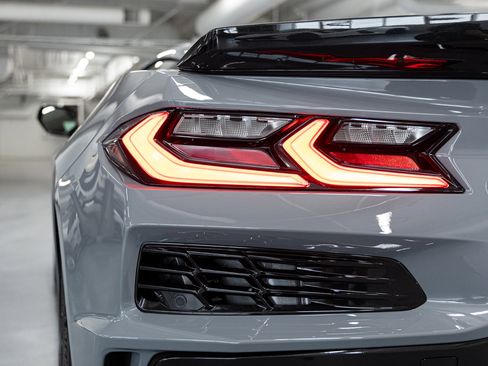 Used 2025 Chevrolet Corvette Z06 w/ Stealth Interior Trim Package image 18