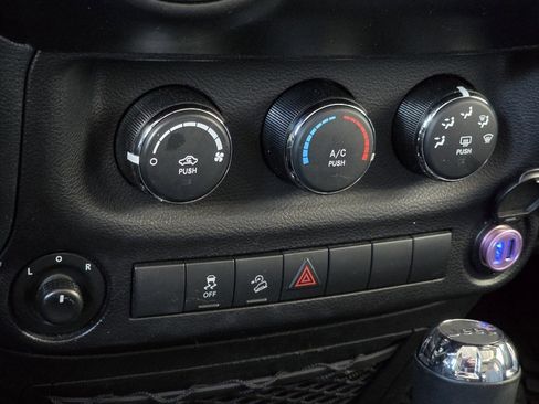 Used 2017 Jeep Wrangler Unlimited Sport w/ Quick Order Package 24S image 30