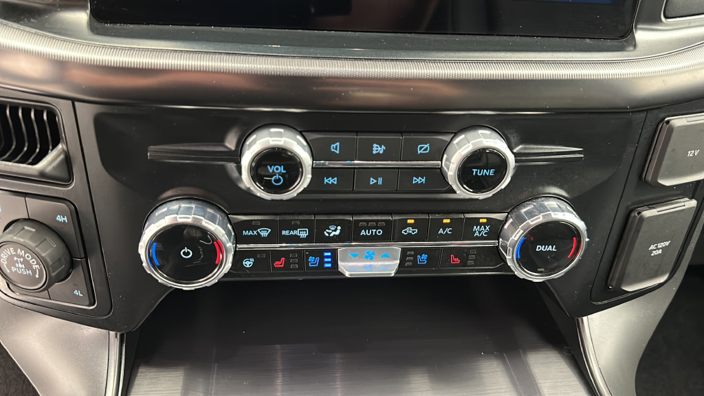 Used 2024 Ford F150 Lariat AWD/4WD image 19