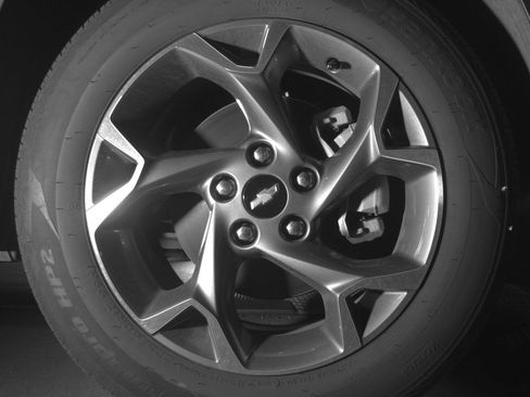 Used 2025 Chevrolet Trax LT image 13