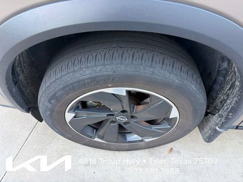 Used 2024 Nissan Rogue SV FWD image 4