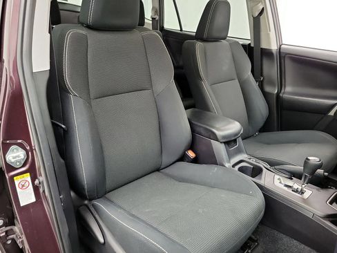 Used 2018 Toyota RAV4 XLE image 24