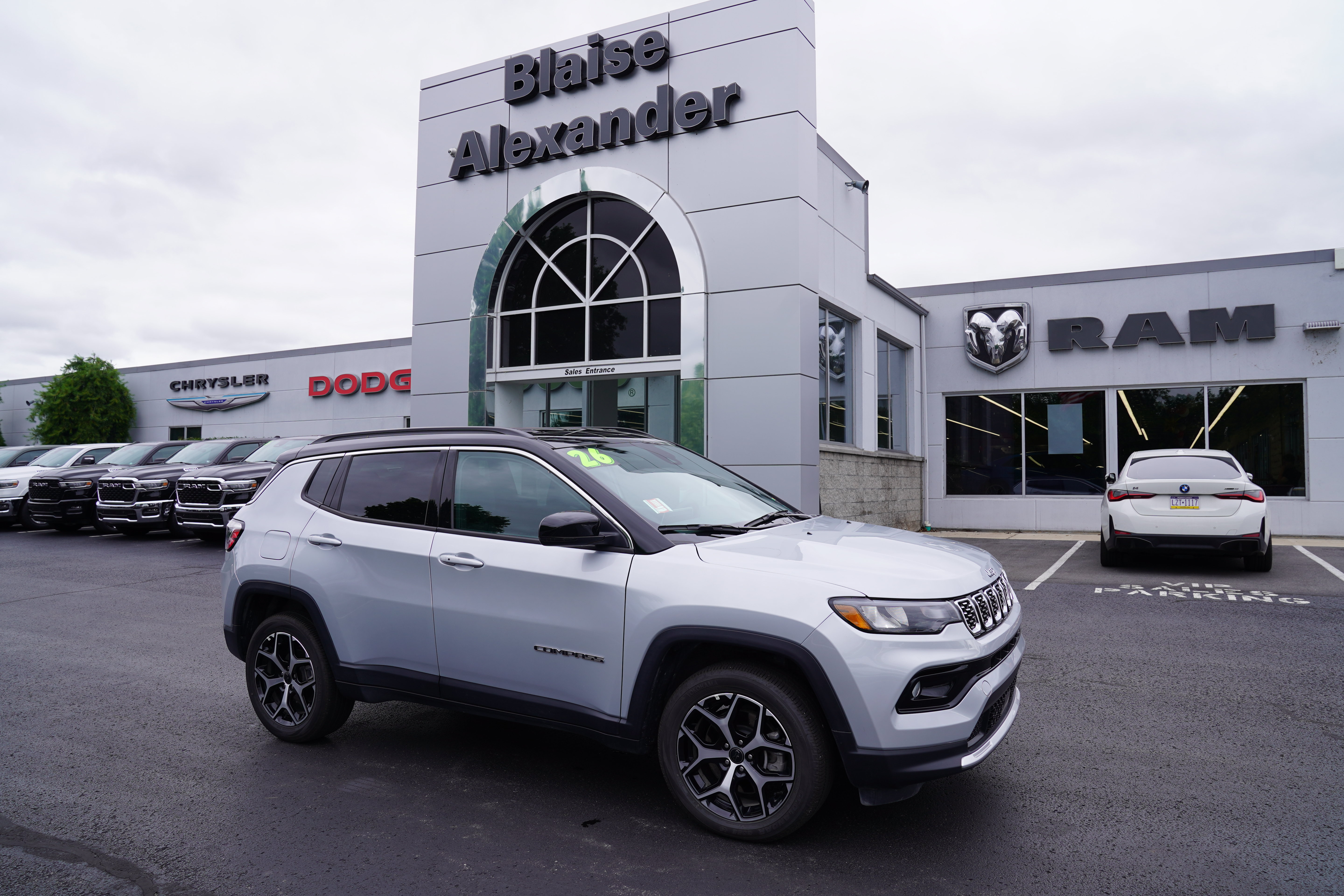 Used 2026 Jeep Compass Limited AWD/4WD image 1