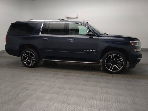 Used 2020 Chevrolet Suburban Premier AWD/4WD image 11