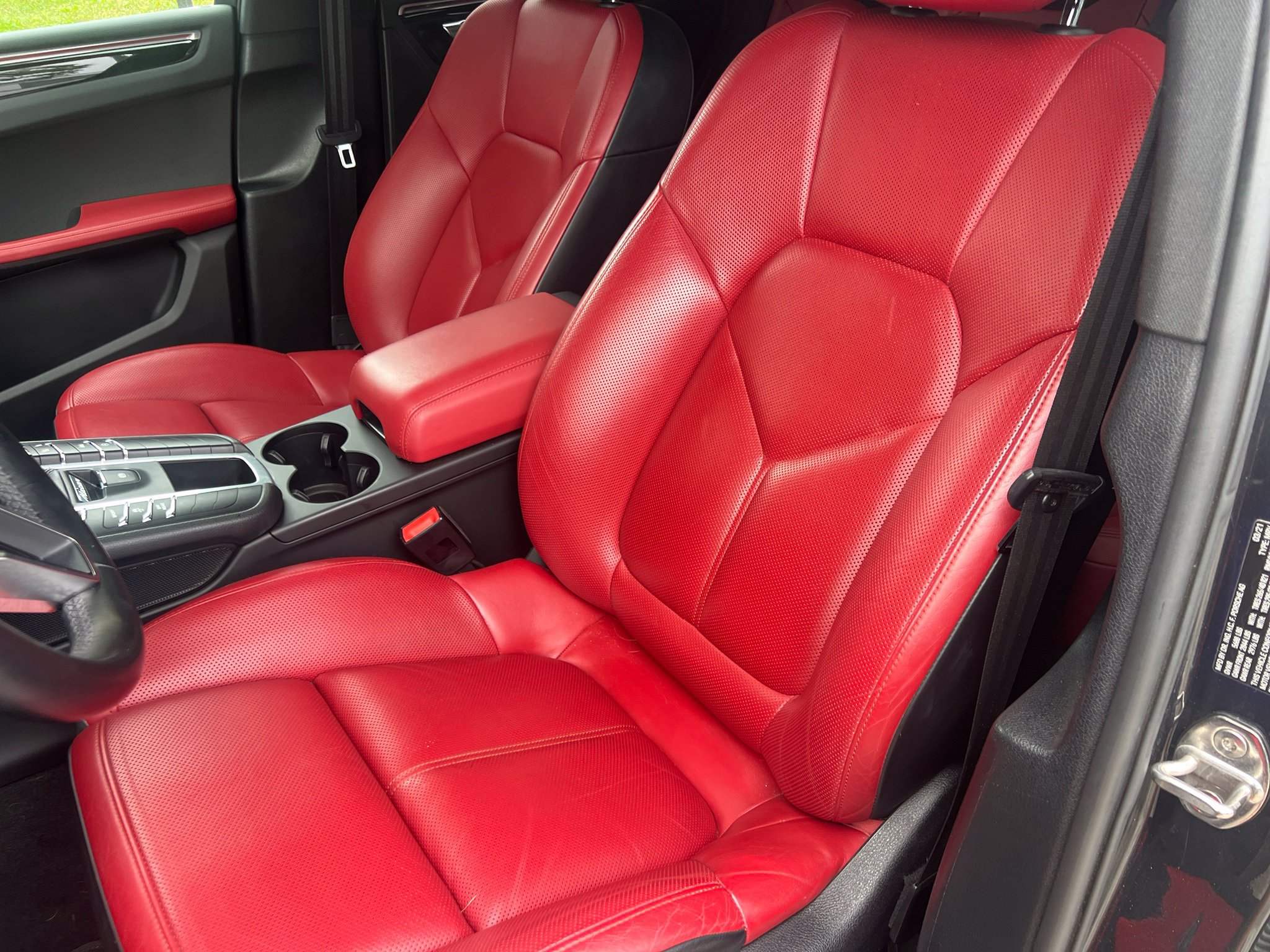 Used 2021 Porsche Macan S AWD/4WD image 12