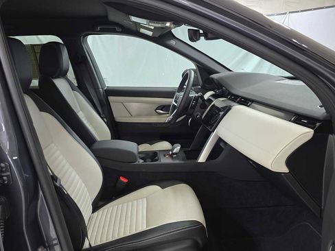 Used 2024 Land Rover Discovery Sport Dynamic SE image 11