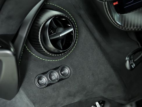 Used 2024 McLaren 750S Spider RWD image 26