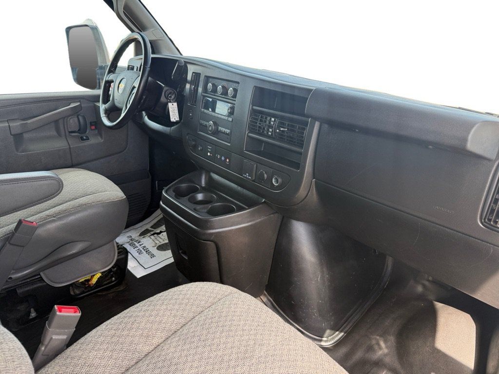 Used 2021 Chevrolet Express 3500 w/ Power Convenience Package RWD image 9
