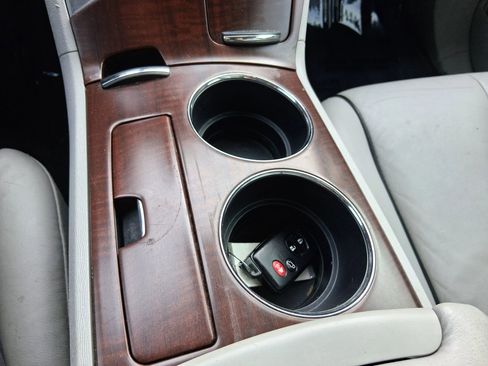 Used 2012 Toyota Venza XLE image 22