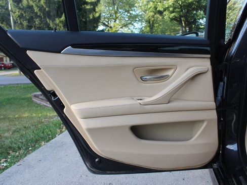 Used 2011 BMW 535i xDrive Sedan image 31