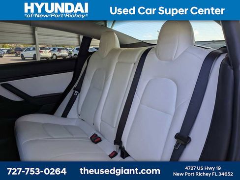 Used 2021 Tesla Model 3 Standard Range Plus image 12