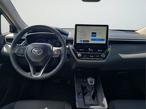 Used 2026 Toyota Corolla Cross XLE w/ Convenience Package AWD/4WD image 9