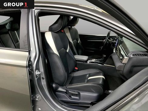 Used 2025 Toyota Camry SE FWD image 9