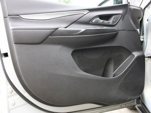 Used 2023 Chevrolet Bolt LT image 5