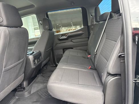 Used 2024 Chevrolet Silverado 1500 RST w/ Z71 Off-Road Package AWD/4WD image 32