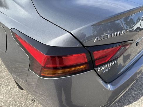 Used 2024 Nissan Altima 2.5 SV FWD image 15