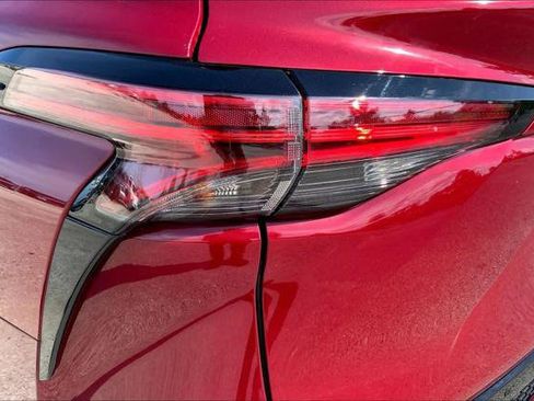 Certified 2026 Toyota Sienna XSE FWD image 28