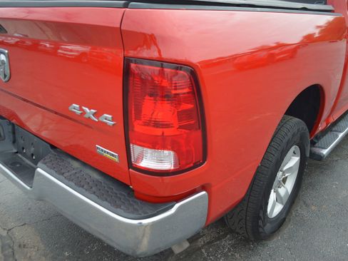 Used 2018 RAM 1500 Classic SLT w/ Luxury Group AWD/4WD image 9