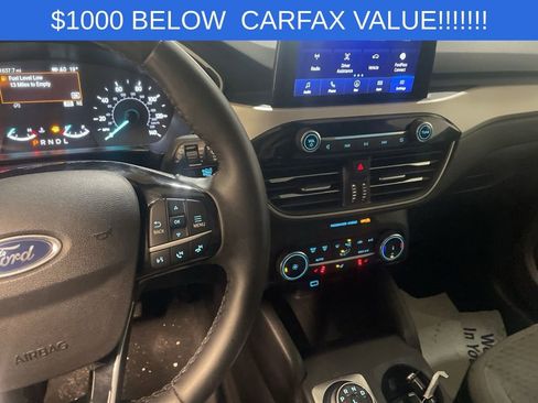 Used 2022 Ford Escape SE w/ SE Sport Appearance Package image 18