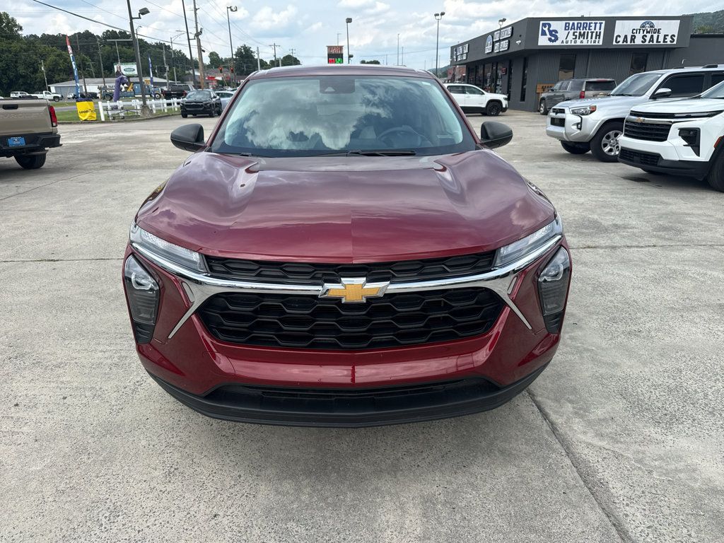 Used 2024 Chevrolet Trax LS w/ Driver Confidence Package FWD image 8