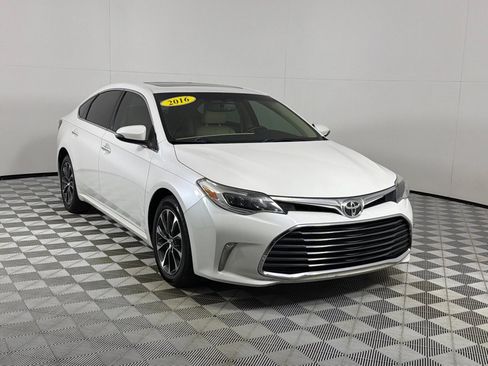 Used 2016 Toyota Avalon XLE Premium FWD image 3