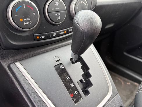 Used 2012 MAZDA MAZDA5 Sport FWD image 7