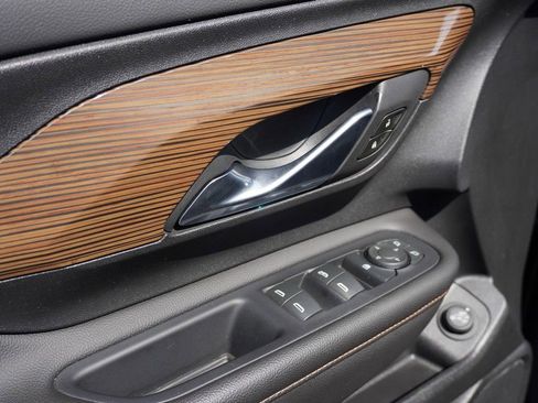 Used 2020 GMC Terrain SLE w/ Driver Convenience Package image 37