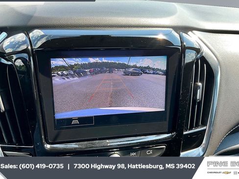 Used 2023 Chevrolet Traverse LT FWD image 15
