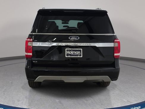 Used 2019 Ford Expedition XLT w/ Equipment Group 202A AWD/4WD image 7