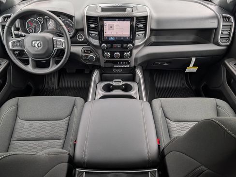 New 2026 RAM 1500 4x4 Crew Cab image 8