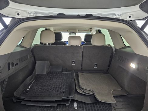 Used 2024 Lincoln Nautilus Reserve image 22