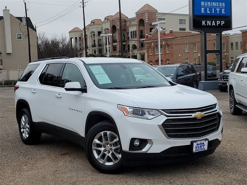 Used 2020 Chevrolet Traverse LT image 2