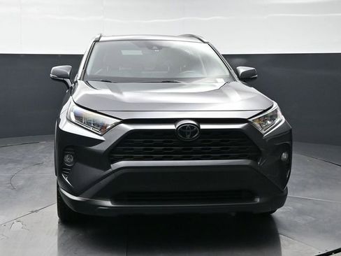 Used 2020 Toyota RAV4 XLE Premium image 2