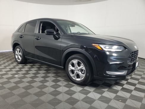 Certified 2023 Honda HR-V LX image 2