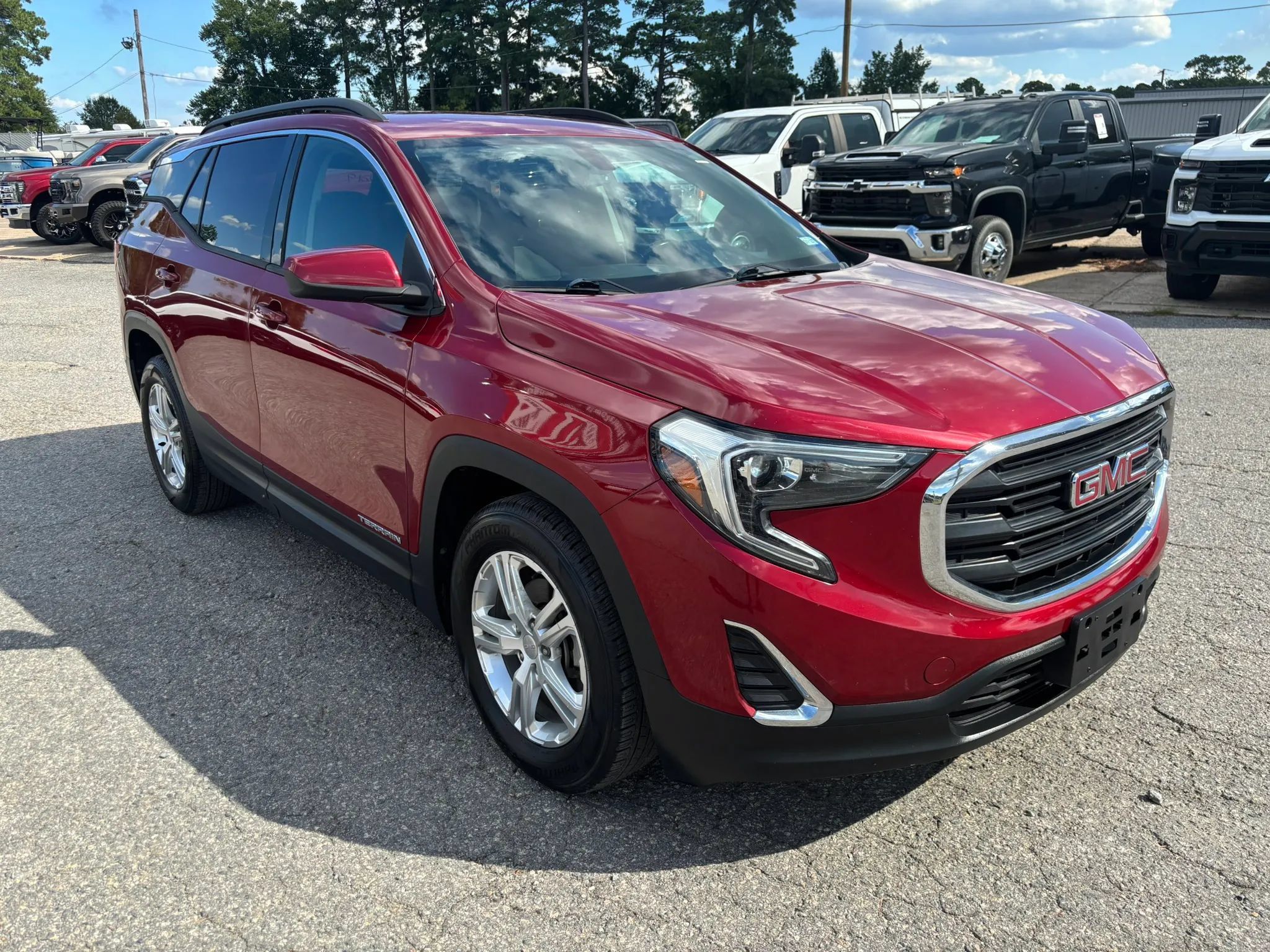 Used 2019 GMC Terrain SLE w/ Driver Convenience Package FWD image 7