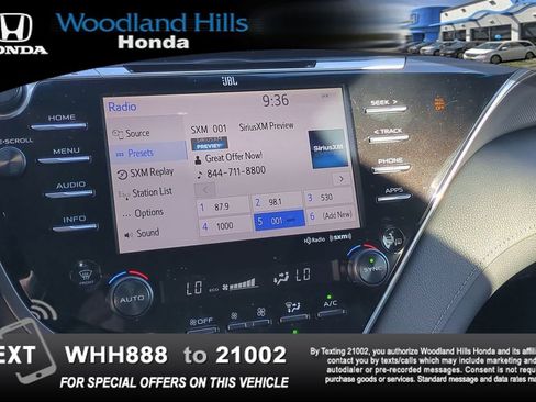 Used 2018 Toyota Camry XSE image 15