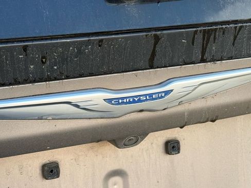 Used 2018 Chrysler Pacifica Touring Plus w/ Tire & Wheel Group image 10