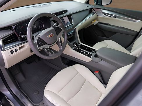 Used 2021 Cadillac XT5 Premium Luxury w/ LPO, Floor Liner Package image 9
