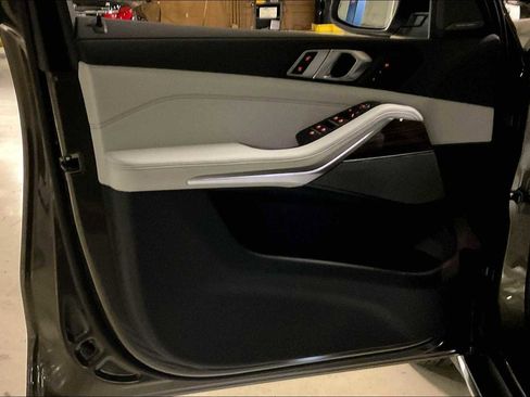 New 2026 BMW X5 xDrive40i w/ Premium Package image 10