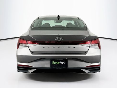 Used 2023 Hyundai Elantra SEL w/ Cargo Package FWD image 7