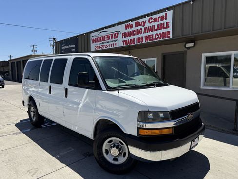 Used 2014 Chevrolet Express 2500 LT w/ LT Preferred Equipment Group RWD image 1