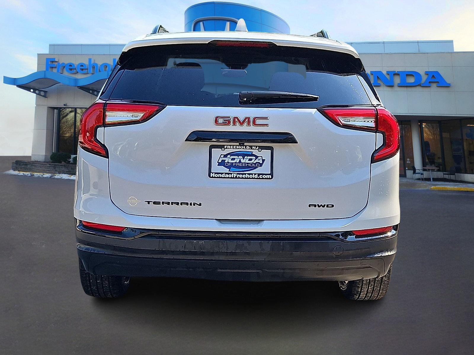 Used 2023 GMC Terrain SLE w/ Driver Convenience Package AWD/4WD image 6