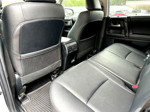 Used 2022 Toyota 4Runner TRD Off-Road Premium w/ Moonroof Package AWD/4WD image 21