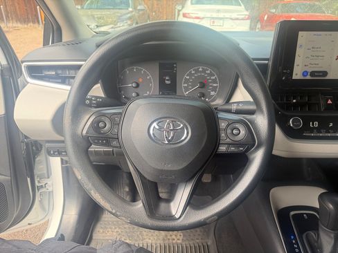 Used 2024 Toyota Corolla LE w/ LE Convenience Package FWD image 9