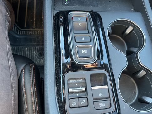 Used 2024 Honda Pilot TrailSport image 31