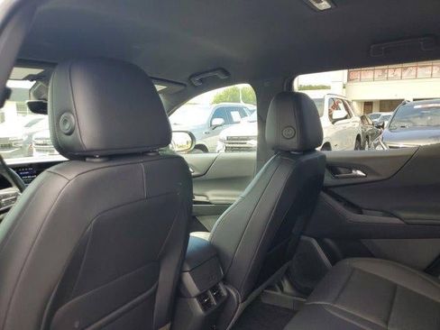Used 2026 Chevrolet Equinox LT w/ Convenience Package II FWD image 7